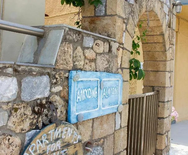 Alkyoni Apartment *