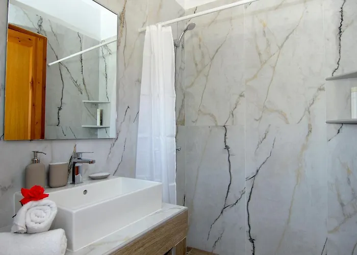 Alkyoni * Agios Nikolaos (Mani)