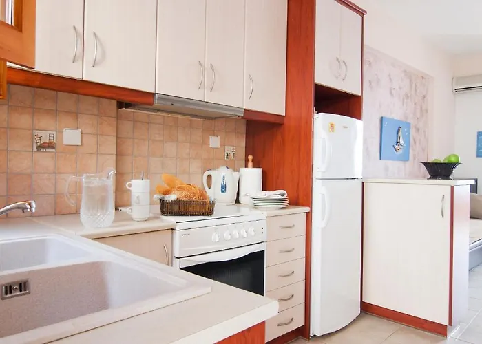 Alkyoni Agios Nikolaos (Mani)